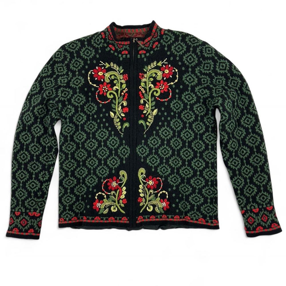 NorthStyle Black and Red Women's Zip-Up Sweater
